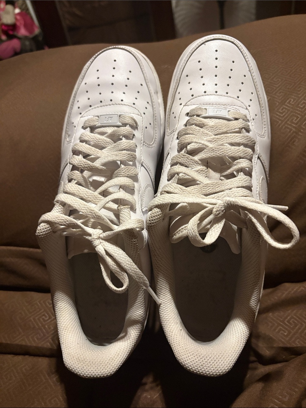 Classic White Men Athletic Sneakers - Leather Low-Top